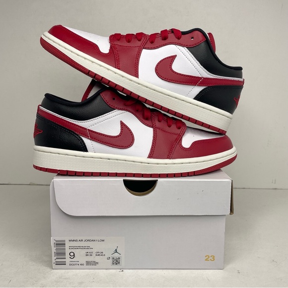 Nike Air Jordan 1 Retro Low WMNS “Reverse Black Toe” NEW